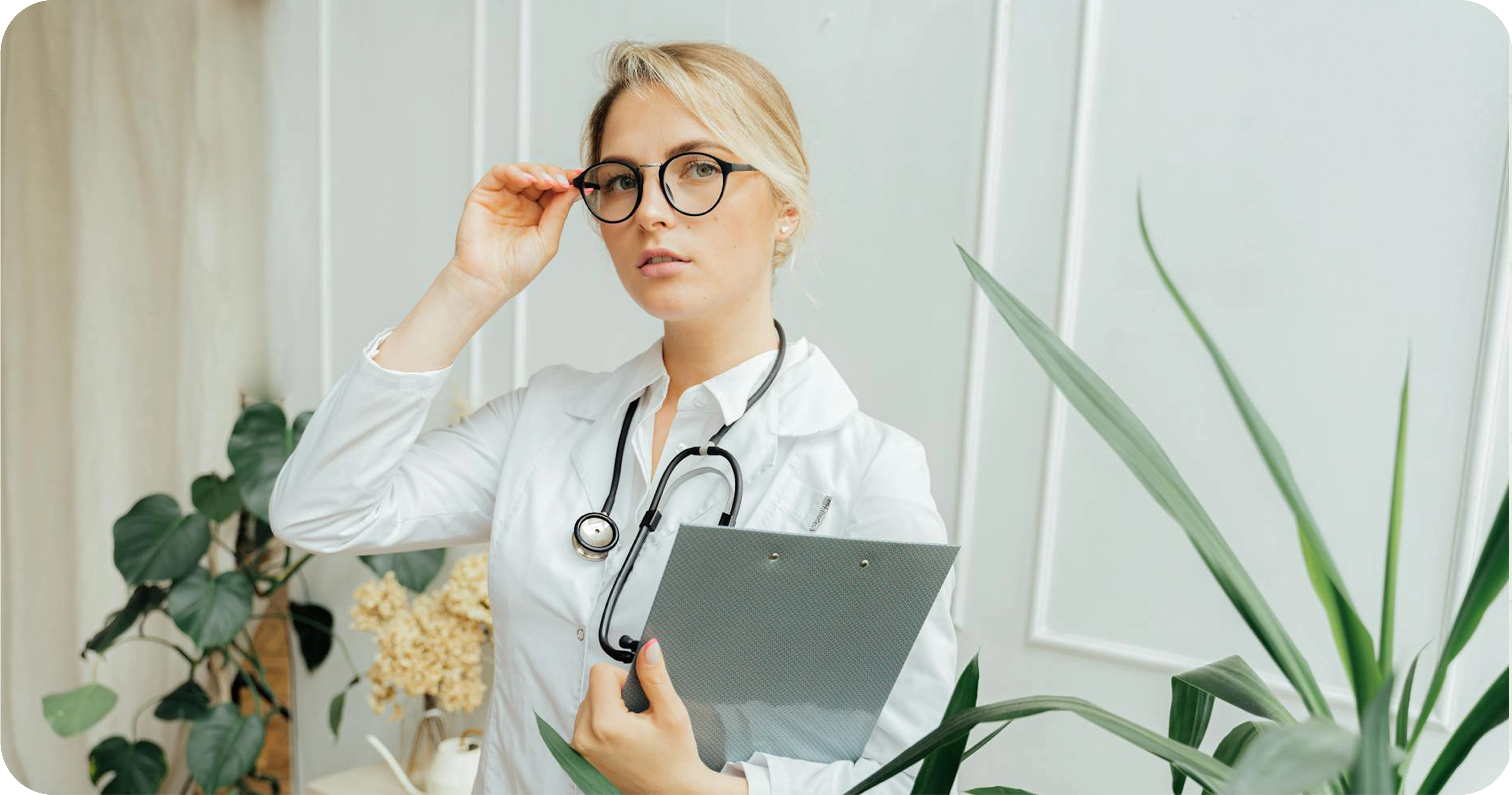 Image of the best migration consultant in Thodupuzha offering expert guidance in Canada PR, Australia visa, IELTS training, study abroad programs, skilled migration, and student visa processing. Authored by Intelligent Immigration, featured by https://intelligenimmigration.com
